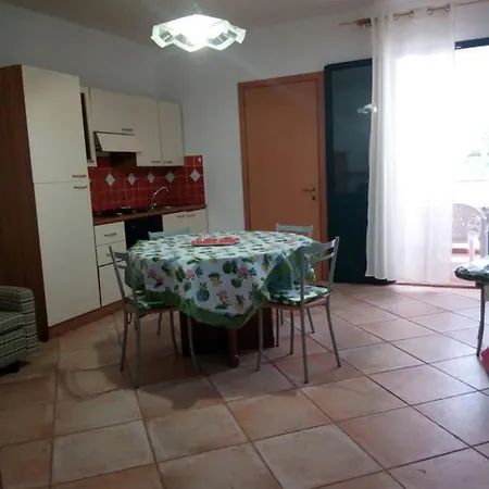 Bed & Breakfast Sa Domu Sarda Casa Piscinas